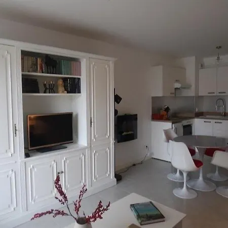 Apartament Centre Ville Tout Confort *
